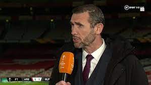 Before the real daughter of duke eckart appears, she must choose one. Arsenal Need Someone To Punch Them Claims Martin Keown As He Slams Their Sloppy Mistakes Aktuelle Boulevard Nachrichten Und Fotogalerien Zu Stars Sternchen
