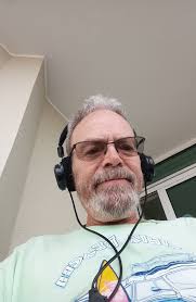 Ahhhh! Sounds at the beach. No music needed!🌴🌺