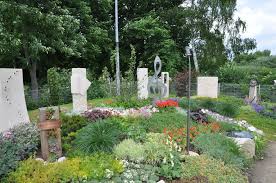 Finden sie jetzt 23 zu besetzende garten landschaftsbau jobs in gießen auf indeed.com, der weltweiten nr. Giessen Neue Trends Fur Friedhofe Auf Der Landesgartenschau Dega Galabau Das Magazin Fur Den Garten Und Landschaftsbau