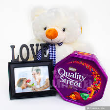 No matter where he is, you can make him feel your presence. Valentine Gift For Boyfriend Online Shopping Vallentine Gift Card