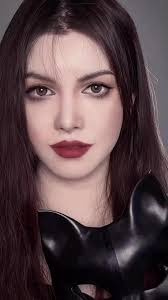 Anne Hathaway Bad Makeup