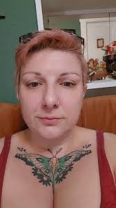 Vicki Probst's Instagram, Twitter & Facebook