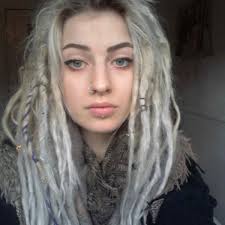Have long length bangs in the front and dreadlocks in the rest of the hair. White Girls Don T Need Hair Extensions Braids Or Dreads As Black Girls Do Hubpages