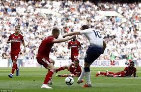 Premier lig'de günün ilk maçında tottenham, fulham'ı konuk edecek. Tottenham 3 Fulham 1 Kane Ends August Drought As Spurs Enjoy Home Comforts The Standard Sports