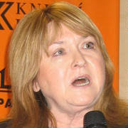 Ta i po desítkách let rozchodu stále cítí hořkost a nemůže abrhámovi zapomenout, co jí. About Nada Urbankova Czech Actress And Singer 1939 Biography Filmography Discography Facts Career Wiki Life