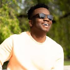 Deji Olubusi (@StBurnish)