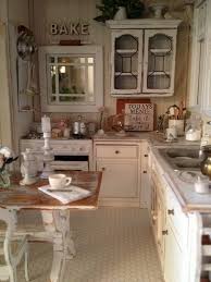 Here are a few ideas for things you can buy to get the english farmhouse look you crave. Shabby Chic Kitchen Table Decor Novocom Top