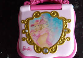 Si eres fan de barbie la muñeca no dudes en probar su sección de juegos de vestir donde podrás dejar su ropa a tu gusto personal. Ordenador Bolsillo Barbie Ofertas Julio Clasf