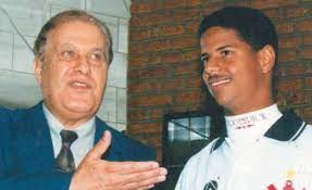 A pintura remete a tempos áureos: Vencedor E Polemico Ex Presidente Alberto Dualib Completa 100 Anos