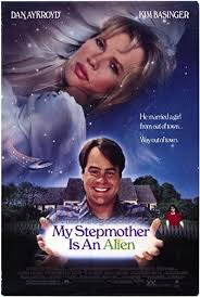 Alien kim basinger marries astrophysicist dan aykroyd as part of a plan to save her home planet from destruction. Meine Stiefmutter Ist Ein Alien Mit Dan Aykroyd Und Kim Basinger Erscheint Erstmals Auf Blu Ray Dvd Forum At