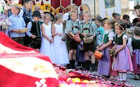 Die Bedeutung von Fronleichnam - Servus