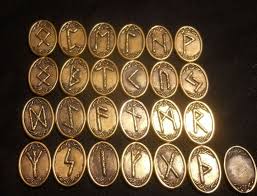 как сделать амулет на деньги и удачу из монеты Kak Pravilno I Iz Chego Sdelat Runy Svoimi Rukami Kak Sdelat Runu Amulet Obereg Talisman Na Dengi Zashitu Udachu Stav Runy Oberegi Glify