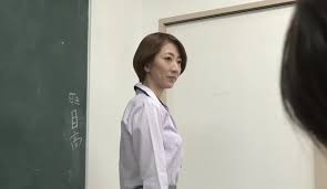 声が出せない絶頂授業で10倍濡れる人妻教師 岡村麻友子  AsianPornPussy.xxx