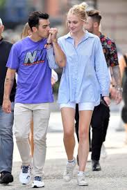 Joe jonas and sophie turner surprised fans by eloping in las vegas after the billboard music awards on may 1. Sophie Turner And Joe Jonas Welcome Daughter Willa