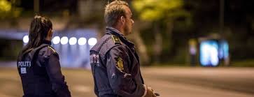 På politiet.no finner du tjenester, åpningstider, kontakt og informasjon. Politibetjent Job Uddannelsesguiden