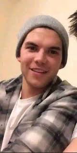 I love older men 😩 And they dont like me back 🙄