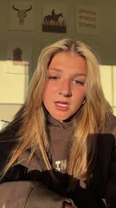 annie ruth (@annie.roof)