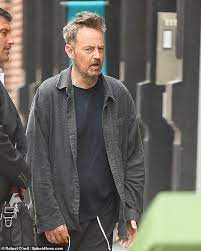 'friends' star matthew perry's latest picture as he emerged from lockdown has left netizens in shock as he looks unrecognizable. Matthew Perry Looks Disheveled With Long Dirty Fingernails As He Emerges For First Time In Two Years Daily Mail Online