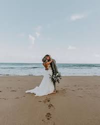 Kaci Baum Photography Beach Wedding Beach Bride Wedding Flower Ideas Pose I Utah Wedding Photographers Hawaii Wedding Photography Kauai Wedding Photography