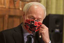 Asa hutchinson bashes trump after cheney exile: Arkansas Gov Asa Hutchinson Praises Pres Trump In Signing Virus Bill Klrt Fox16 Com