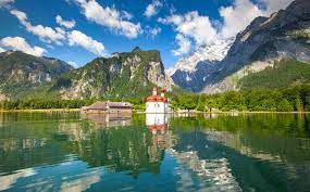 Der königssee liegt mitten im nationalpark berchtesgaden, deshalb sind paddelboote, schlauchboote, kanus, stand up paddle boards und luftmatratzen etc. Der Konigssee Im Nationalpark Berchtesgaden