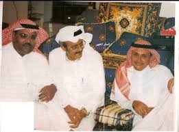 لحّن للعديد من الفنانين، طلال مداح، ومحمد عبده. ØµÙˆØ± Ø·Ù„Ø§Ù„ Ù…Ø¯Ø§Ø­ Sur Twitter Ø§Ù„Ø±Ø§Ø­Ù„ Ø·Ù„Ø§Ù„ Ù…Ø¯Ø§Ø­ Ø±Ø­Ù…Ù‡ Ø§Ù„Ù„Ù‡ ÙŠØ³ØªÙ‚Ø¨Ù„ Ø¨Ù…Ù†Ø²Ù„Ù‡ Ø¨Ø¬Ø¯Ù‡ Ø§Ù„ÙÙ†Ø§Ù† Ø¹Ø¨Ø¯Ø§Ù„Ù…Ø¬ÙŠØ¯ Ø¹Ø¨Ø¯Ø§Ù„Ù„Ù‡ ÙˆØ§Ù„Ù…ÙˆØ³ÙŠÙ‚Ø§Ø± Ø·Ù„Ø§Ù„ Ø¨Ø§ØºØ± Ø§Ù„Ø°ÙŠÙ† Ø­Ø±ØµØ§ Ø¹Ù„Ù‰ Ø²ÙŠØ§Ø±ØªÙ‡ Ø¨Ø¹Ø¯Ø¹ÙˆØ¯ØªÙ‡ Ù…Ù† Ù„Ù†Ø¯Ù† Ø¹Ø§Ù… 1998Ù… ØªÙˆØ§Ø¬Ø¯ Ø§ÙŠØ¶Ø§ Ø®Ø§Ù„Ø¯