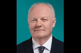 Candidat à l'élection présidentielle de 2017. Le Programme De Francois Asselineau Le Monde Des Artisans National