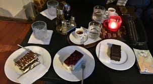 Ho sempre voglia di dolci dopo pranzo, come devo fare aiuto. I Dolci Dopo Pranzo Buonissimi Picture Of Giraffe Restaurant Lounge Bratislava Tripadvisor
