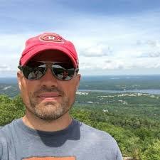 Joanne Moniz's Instagram, Twitter & Facebook