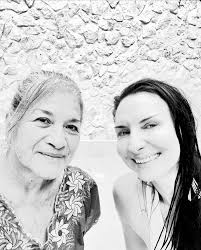 Samantha Clayton (@pearls_n_peacocks) · Instagram photos and Reels