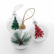 Les boules de noël à décorer font partie des décorations classiques extrêmement populaires pour noël. Boule De Noel Transparente 50 Idees Creatives Comment Decorer Et Personnaliser Le Sapin Boule De Noel Transparente Boule De Noel Noel