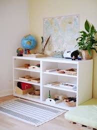 Auf Seinem Regal Mit 3 5 Jahren Kinder Zimmer Kinder Zimmer Deko Regal Kinderzimmer