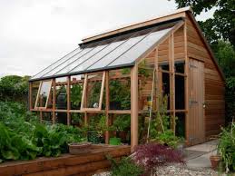 Serre De Jardin Serre Abri Bois Xl L Atelier Des Serres Propose De Nombreux Modeles De Serres De Jardin D Abri De Jardin Serre Jardin Serre Arriere Cour