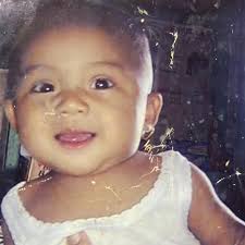 Nunu Datau waktu kecil kenes judes2... Kesininya peran kek dia diganti Amel  Carla.. udah gedenya mereka berdua cantikkk bener.. kecilnya juga cuby2  cantik