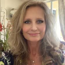 Petra Bailey's Instagram, Twitter & Facebook