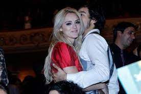 May 21, 2021 · bruna marquezine abriu o jogo sobre o início de seu namoro com enzo celulari. Isabelle Drummond Se Irrita Em Noite De Premiacao No Rio De Janeiro Diz Jornal Pop R7 Jovem