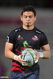 ayumu goromaru of the reds warms up ahead of the super rugby preseason match between the reds and the brumbies at ballymore stadium on feb 五郎丸 髪型 メンズ 30代 五郎丸 歩