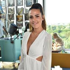 Endlich steht sie zu ihrem zürcher rapper. Elena Miras Sie Bestatigt Ihre Neue Liebe Mit Schweizer Rapper Gala De