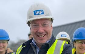 Huddersfield health chief who slashed waiting lists is sent in to help  troubled hospital trust