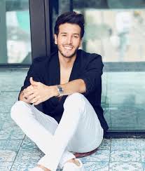 Los 40 colombia, somos la cadena de radio juvenil más grande del mundo y contamos con los mejores programas de entretenimiento, ¡ya párate!, la corneta, el tlacuache, de película, game 40 y backstage40. Sebastian Yatra Wallpapers Wallpaper Cave