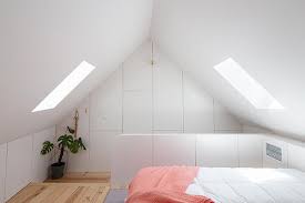 Se quindi le dimensioni minime per una cabina armadio sono 1,20 m x 3,20 m, la camera da letto deve avere. Cabina Armadio In Mansarda