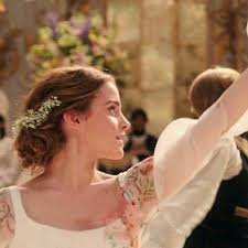 Wir lieben es, uns auf instagram durch die schönsten beautylooks der influencer und promidamen zu scrollen. Pin On Beauty And The Beast 2017 Live Acrion