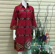 Bagi orang sumba, kain yang mereka buat tidak hanya berfungsi sebagai alat untuk melindungi tubuh dari pengaruh alam saja, tetapi merupakan benda budaya yang. Jual Produk Kain Tenun Tradisional Terbaru Lazada Co Id