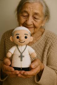 LOOK: Nuns present a crocheted doll, depicting the pope, to Pope Leo XIV at  the end of a general audience in the Paul VI hall at the Vatican, August  13, 2025. |