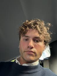 Hello everyone l am Mark freeman from Nottingham City 🇬🇧 please all have  a great week hope you all well 👍👍