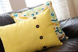 Fold Over Button Pillow Home Decor Make It And Love It Diy Pillows Diy Pillow Covers Diy Throw Pillows