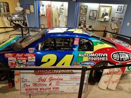 Jeff gordon, one of the most celebrated drivers in racing history and a longtime partner of axalta, is officially a member of the nascar hall of fame. Jeff Gordon Online On Twitter Jeff Gordon Will Be Inducted Into Nmpa Hall Of Fame Tonight In Charlotte The Nat L Motorsports Press Assoc Hall Of Game Is Located Inside The Tootoughtotame Museum