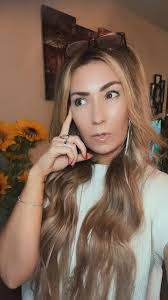 Mandy Hales's Instagram, Twitter & Facebook