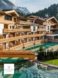Kaiserlodge Tirolrlodge Hotel Mit Pool In Osterreich Urlaub In 2020 Urlaub Osterreich Urlaub Ferienhaus Tirol