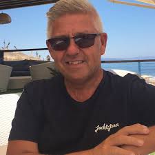 Hi Folks , needing a full cover that will withstand Summer heat of 35-40  Degrees, while I leave my R52 Convertible in Spain over the Summer. I've  had a couple and they